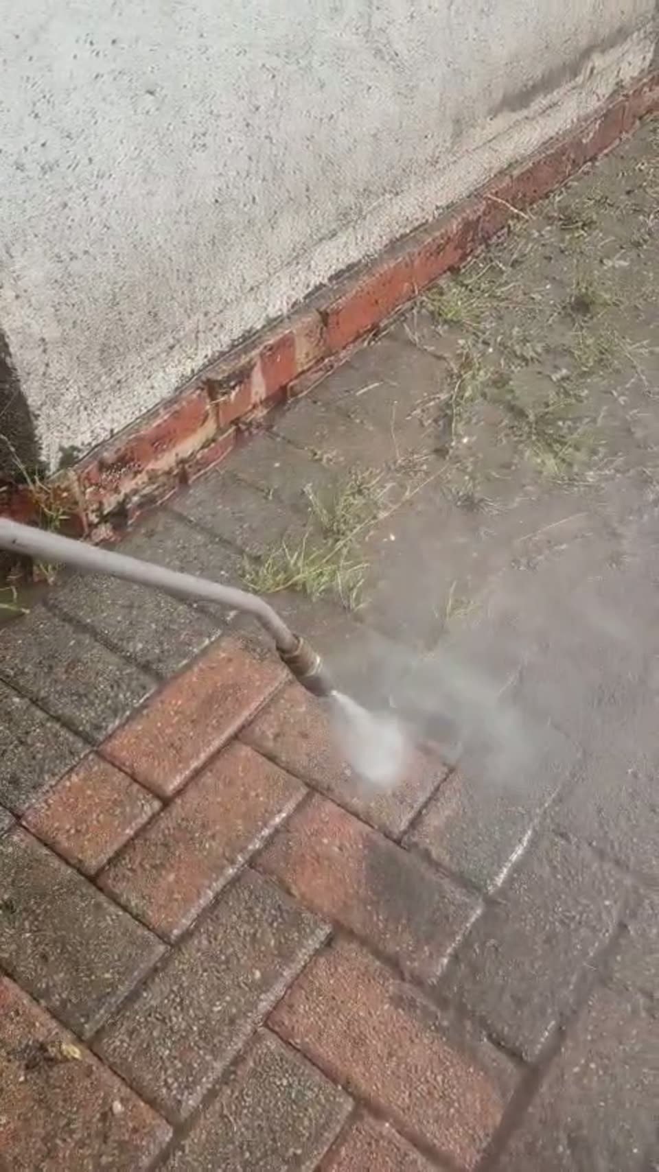 Block paving cleaned with a rotary surface cleaner